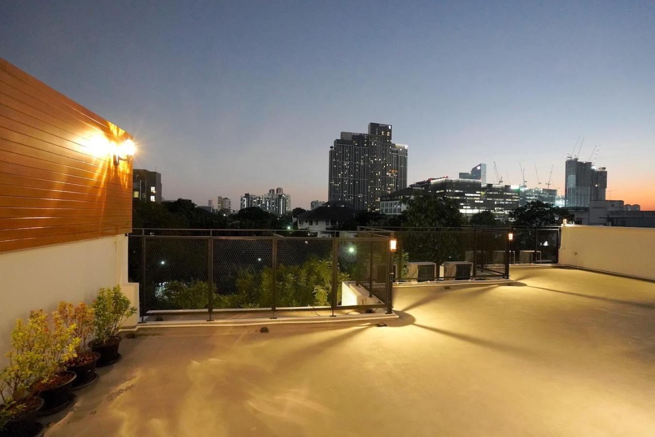 Zen Master Hotel Bangkok Exterior photo